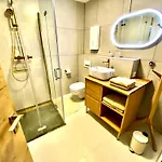 아파트 River Front Near Frankfurt-air Conditioner-private Parking