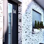 River Front Near Frankfurt-air Conditioner-private Parking 아파트