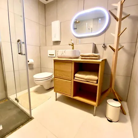 River Front Near Frankfurt-air Conditioner-private Parking Hainburg